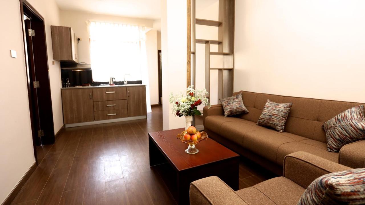 Black Horse Hotel Apartment 아디스아바바 외부 사진