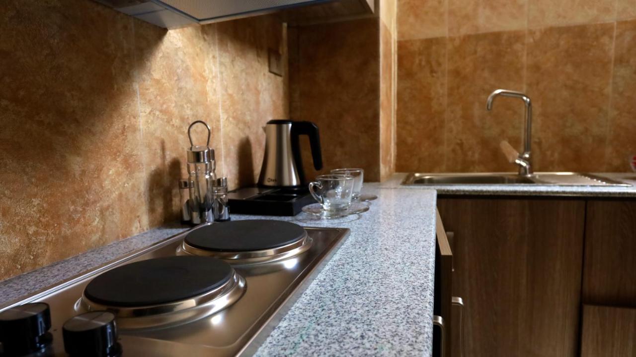 Black Horse Hotel Apartment 아디스아바바 외부 사진