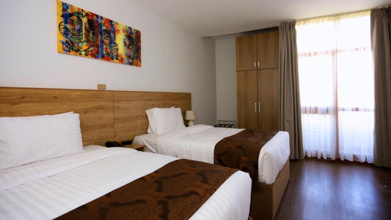 Black Horse Hotel Apartment 아디스아바바 외부 사진