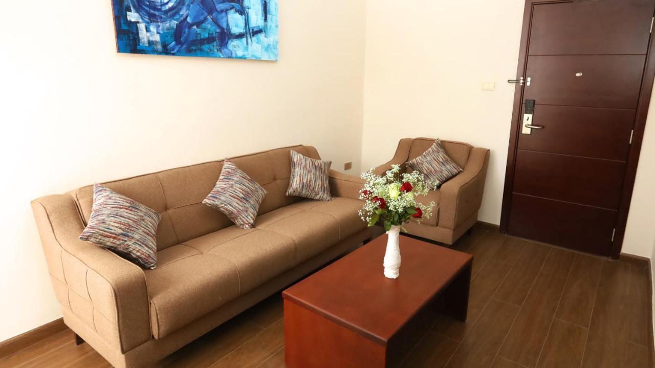 Black Horse Hotel Apartment 아디스아바바 외부 사진