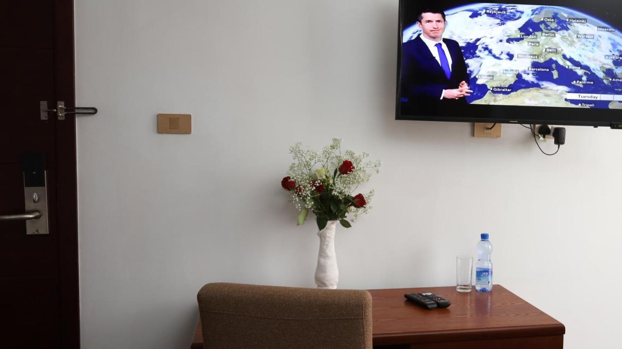 Black Horse Hotel Apartment 아디스아바바 외부 사진