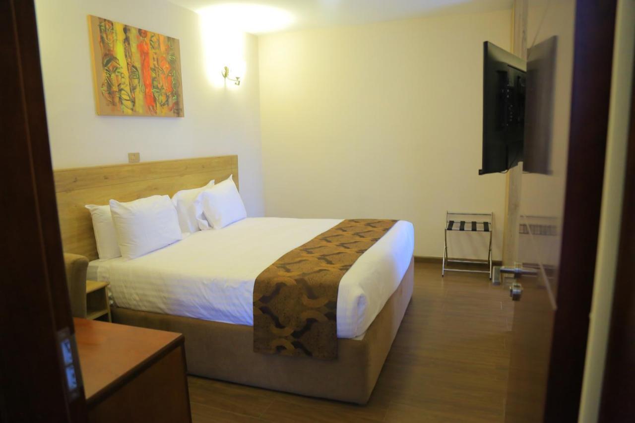 Black Horse Hotel Apartment 아디스아바바 외부 사진