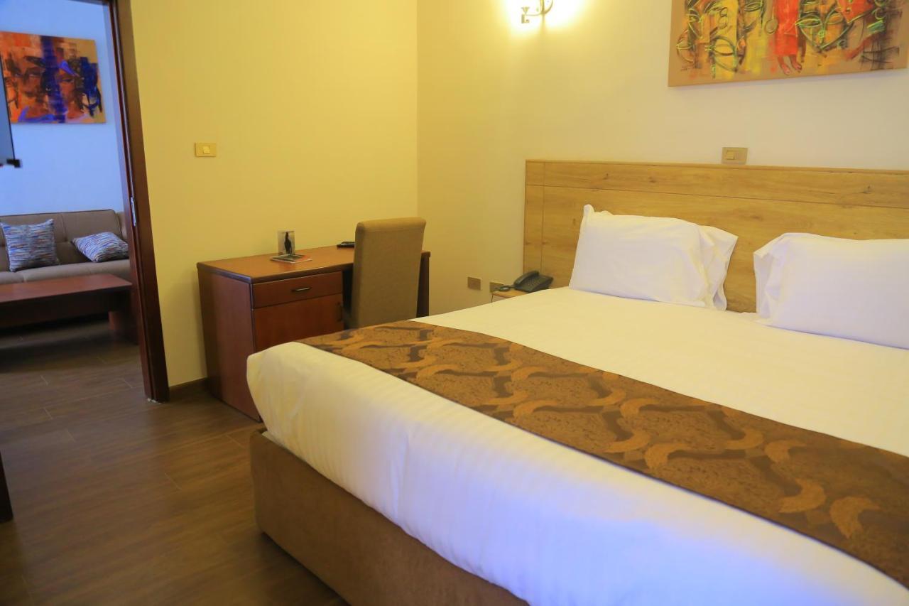 Black Horse Hotel Apartment 아디스아바바 외부 사진