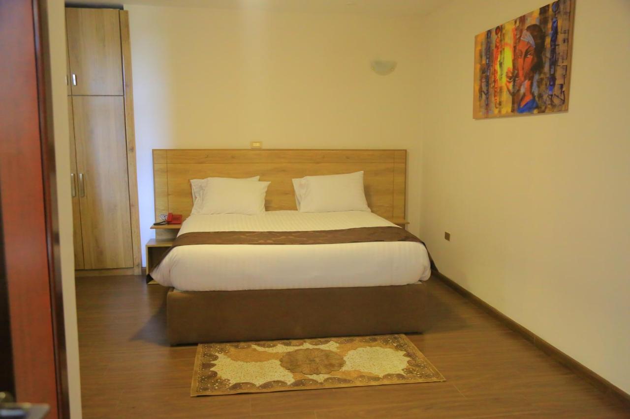 Black Horse Hotel Apartment 아디스아바바 외부 사진