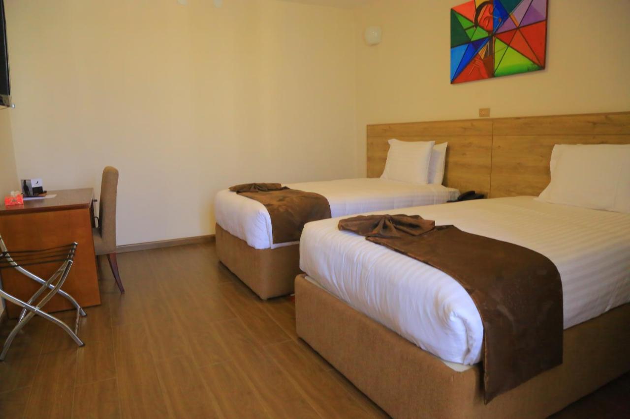 Black Horse Hotel Apartment 아디스아바바 외부 사진